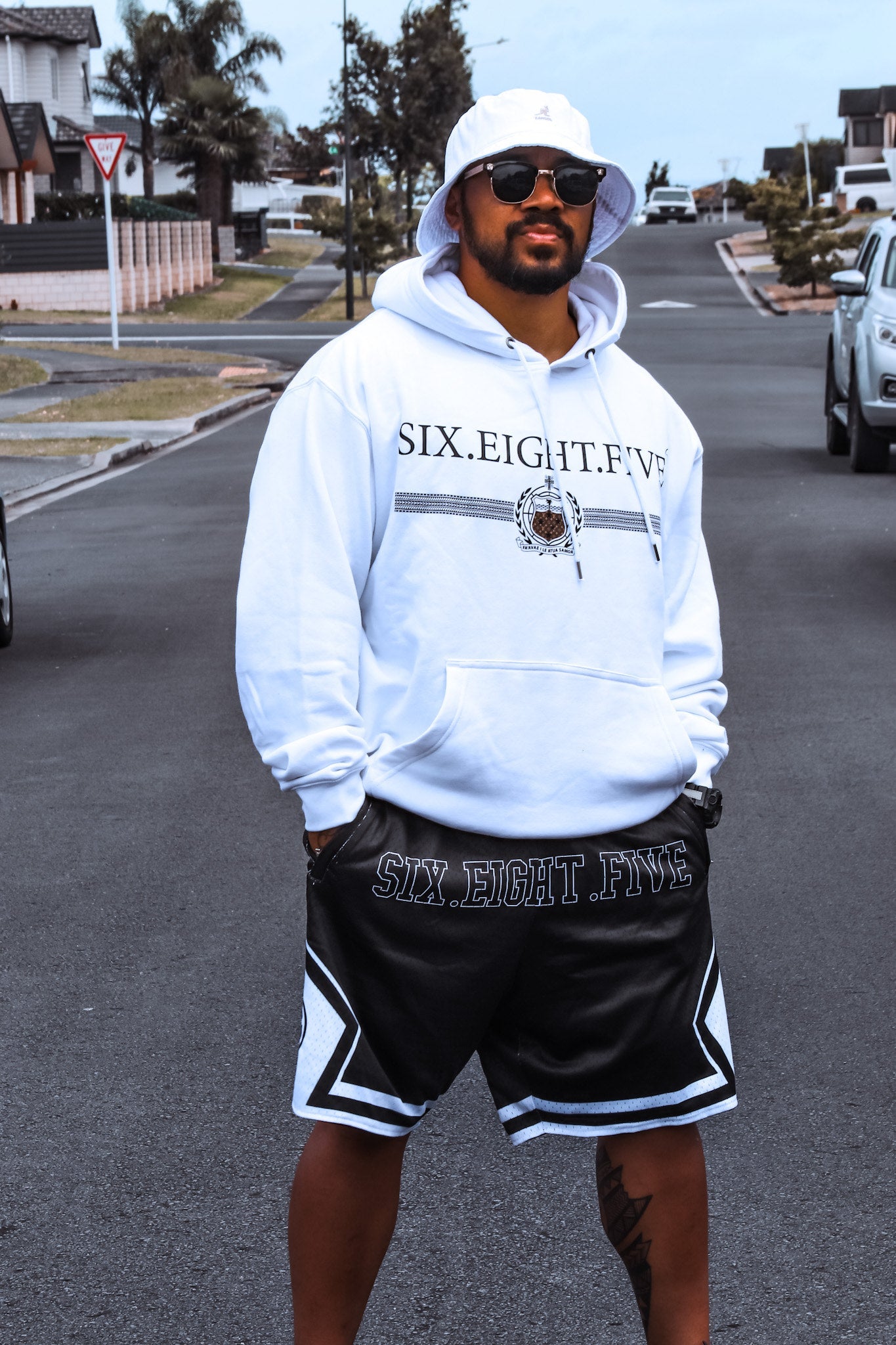 SIX EIGHT FIVE SHORTS